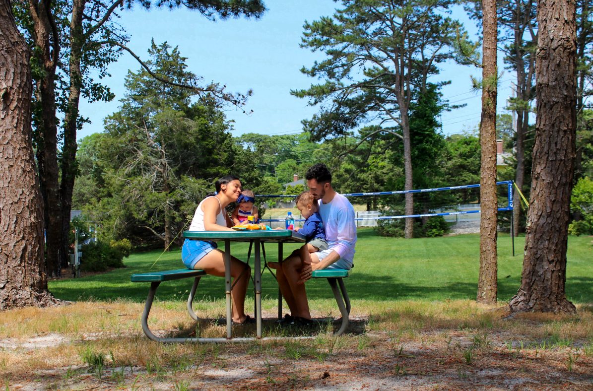 Ocean View Terrace Inn Social Den outdoor seating